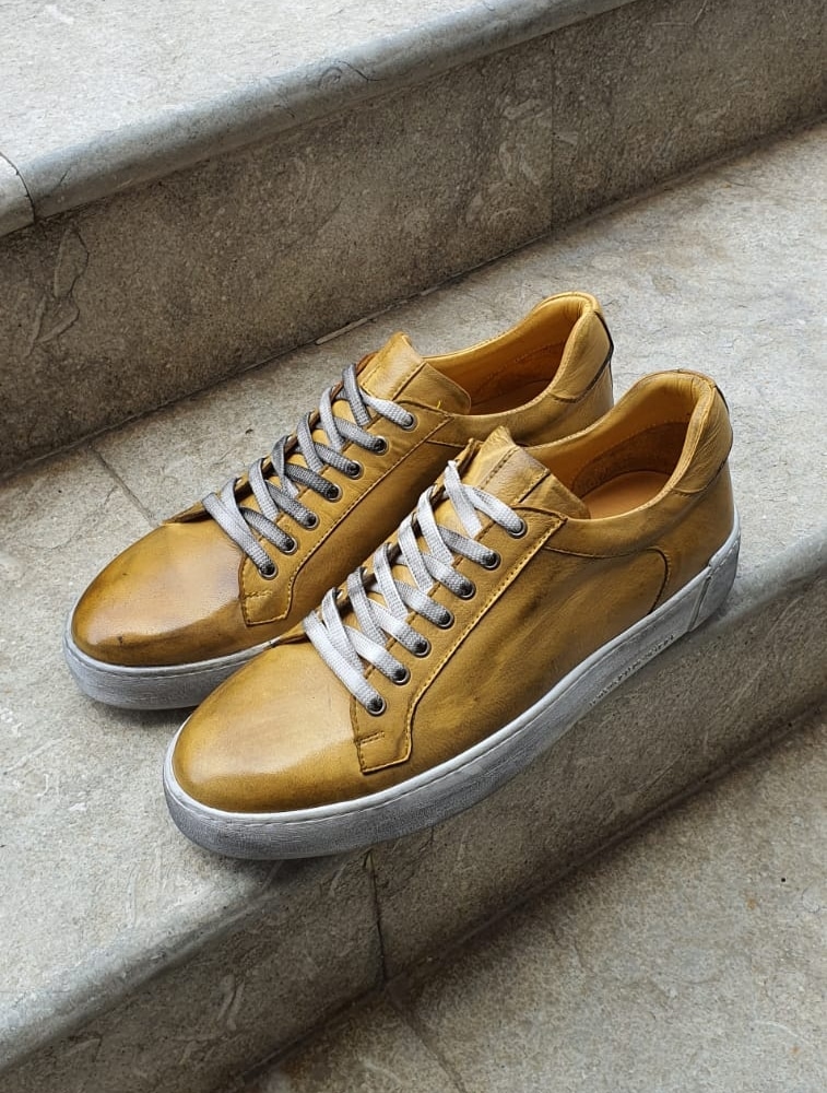 Aysoti Yellow Mid-Top Sneakers